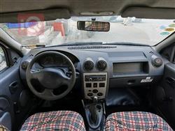 رينو لوجان